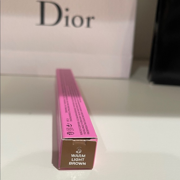 NWT Benefit Mighty Fine Brow Pen in Warm Light Brown one for $18 or two for $30 - Picture 2 of 4